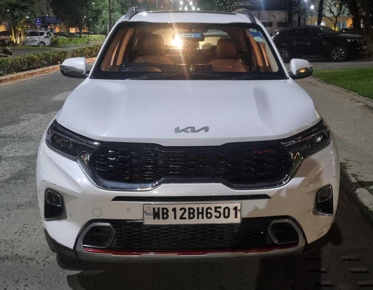 Kia Sonet(2020-2022) Gtx Plus 1.5 At Dual Tone